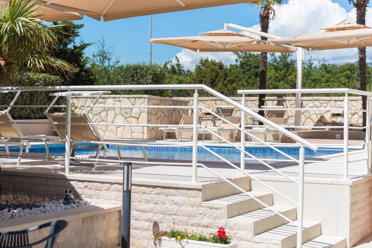 Apartamento Pool Terrace Sea View Sarkic Novalja Exterior foto