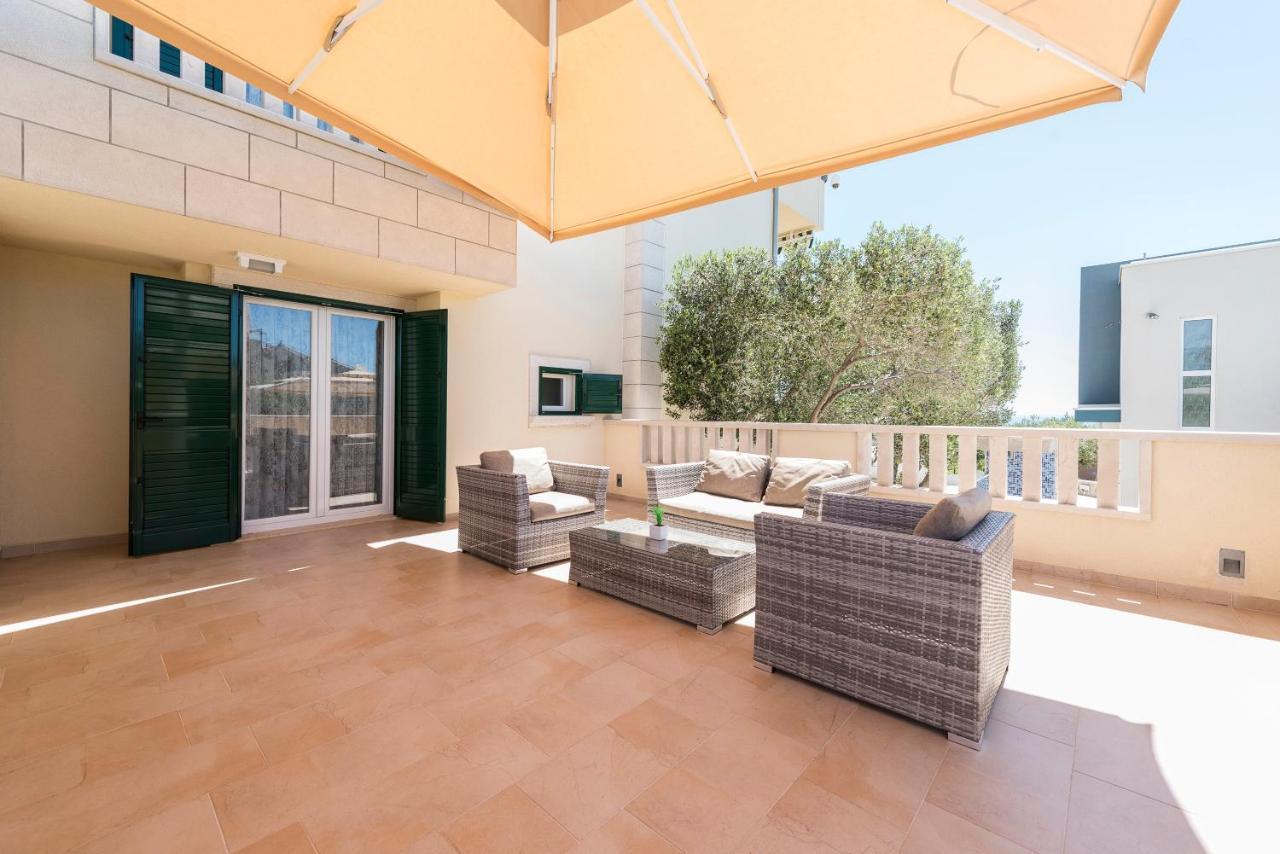Apartamento Pool Terrace Sea View Sarkic Novalja Exterior foto
