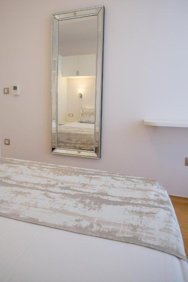Apartamento Pool Terrace Sea View Sarkic Novalja Exterior foto