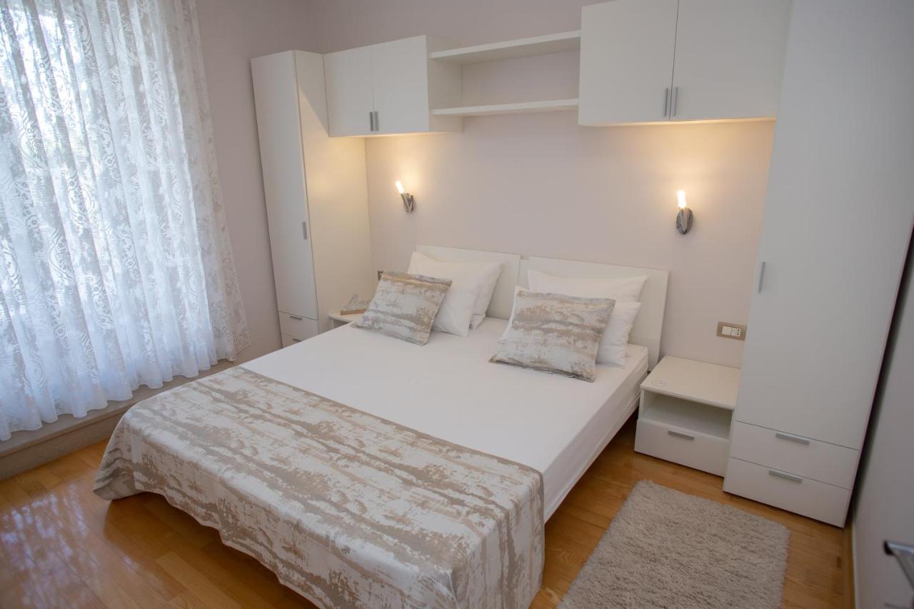 Apartamento Pool Terrace Sea View Sarkic Novalja Exterior foto